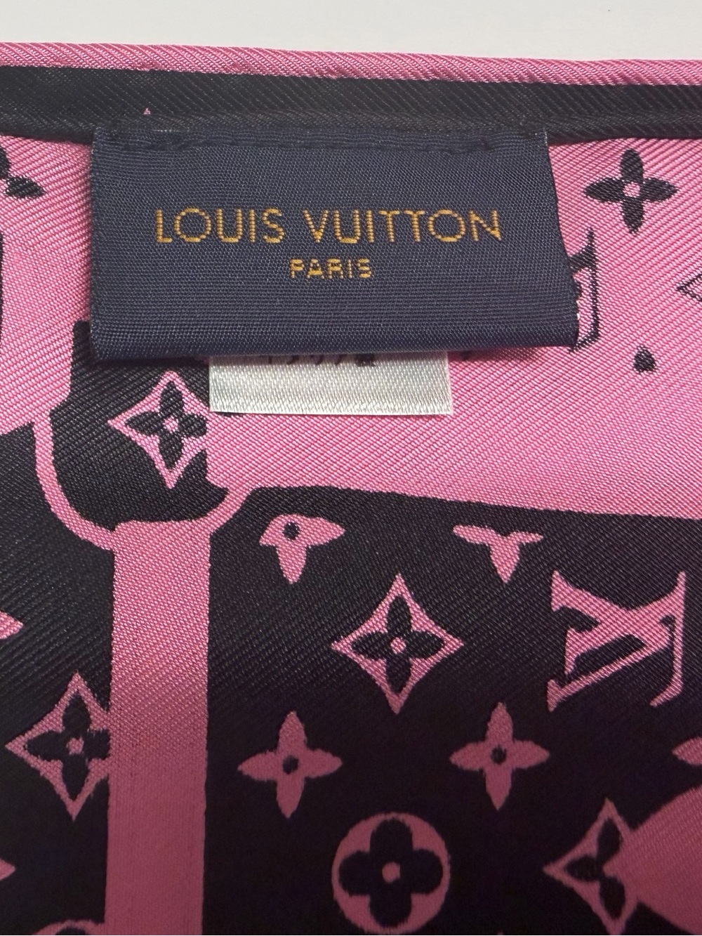 New- Louis Vuitton Rose Fluo Carre Monogram Pink Silk Scarf Model Number M77352 - Picture 2 of 6